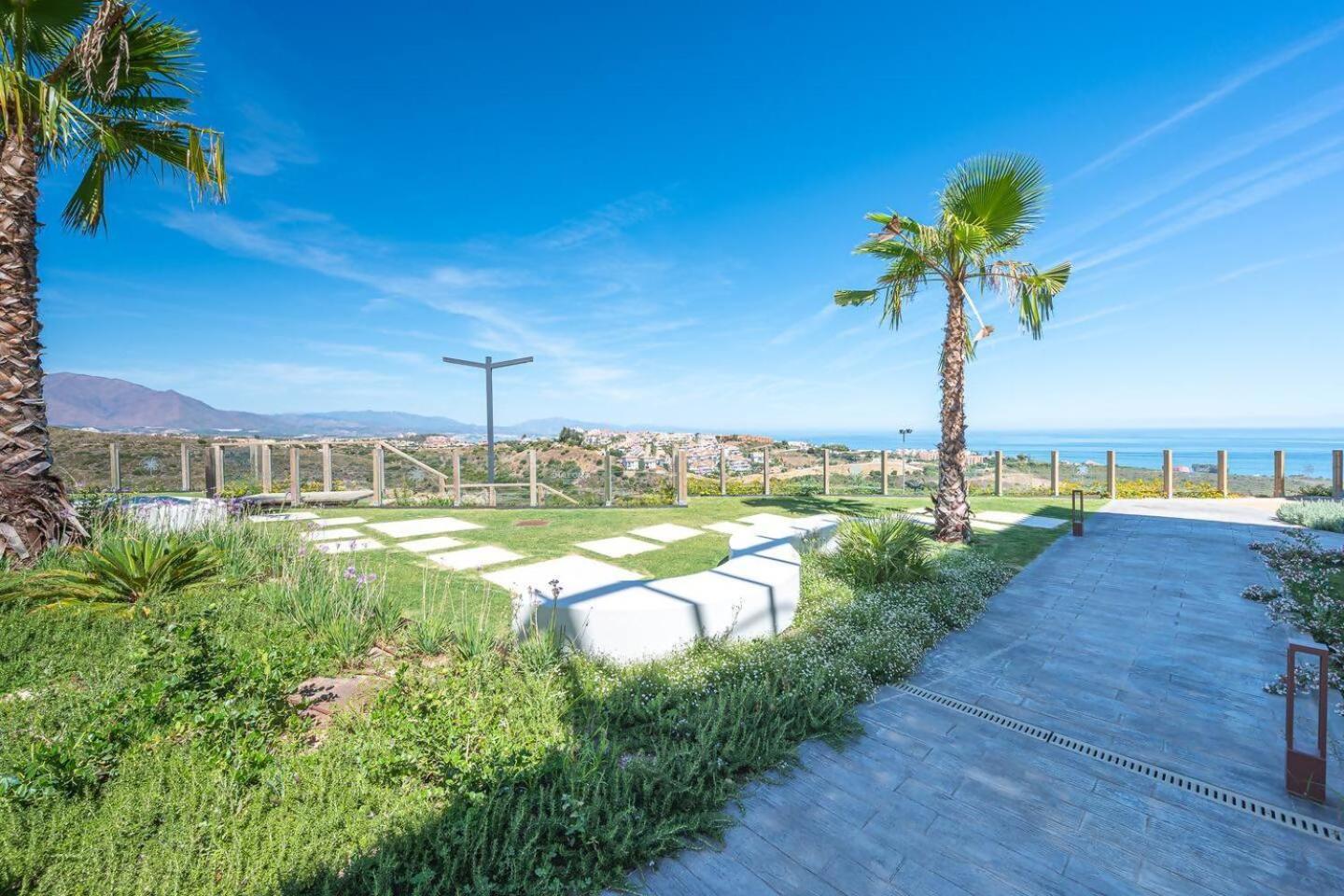 Atico Familiar Vistas Al Mar Apartment Manilva Ngoại thất bức ảnh