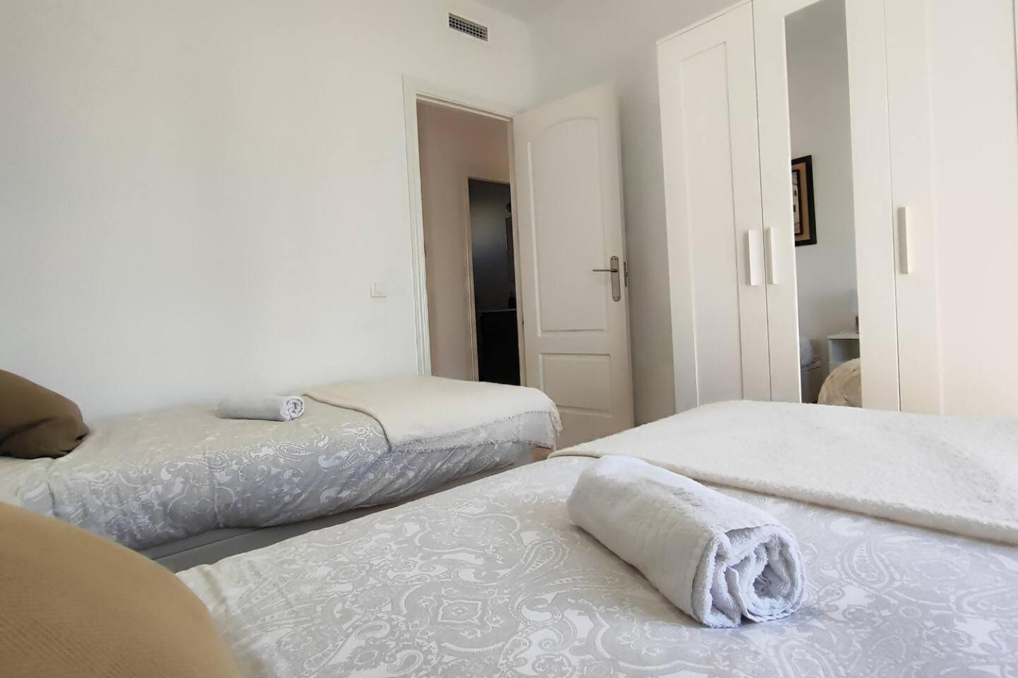 Atico Familiar Vistas Al Mar Apartment Manilva Ngoại thất bức ảnh