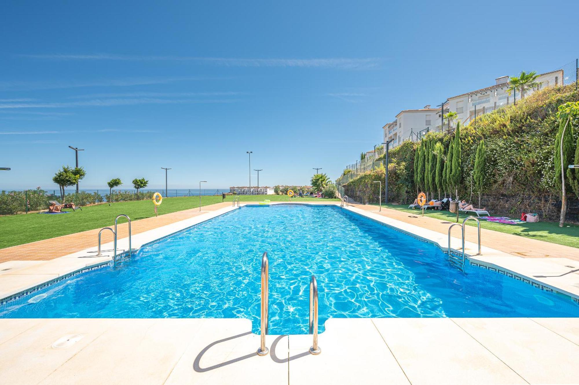 Atico Familiar Vistas Al Mar Apartment Manilva Ngoại thất bức ảnh
